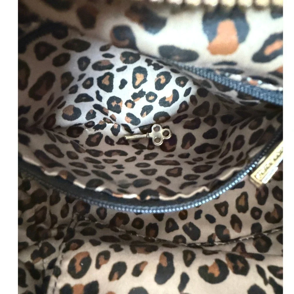 Juicy Couture Brown Leather Crossbody Bag Heart Padlock Leopard Print Lining - Picture 14 of 15
